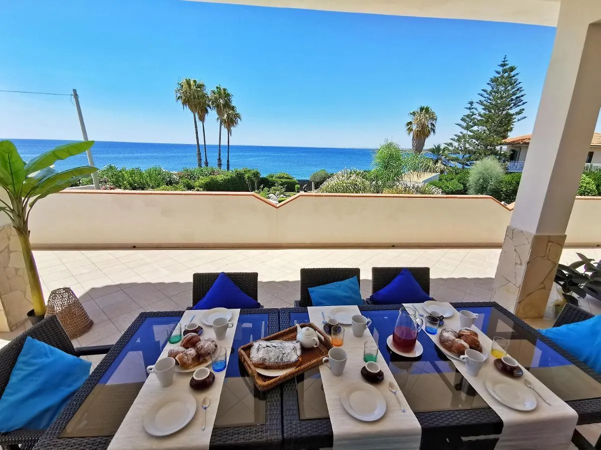 Villa Arenile: Beachfront Oasis with Private Sea Access Fontane Bianche