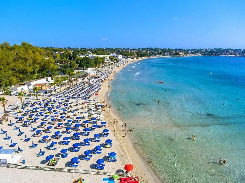 Villa Arenile: Beachfront Oasis with Private Sea Access Fontane Bianche