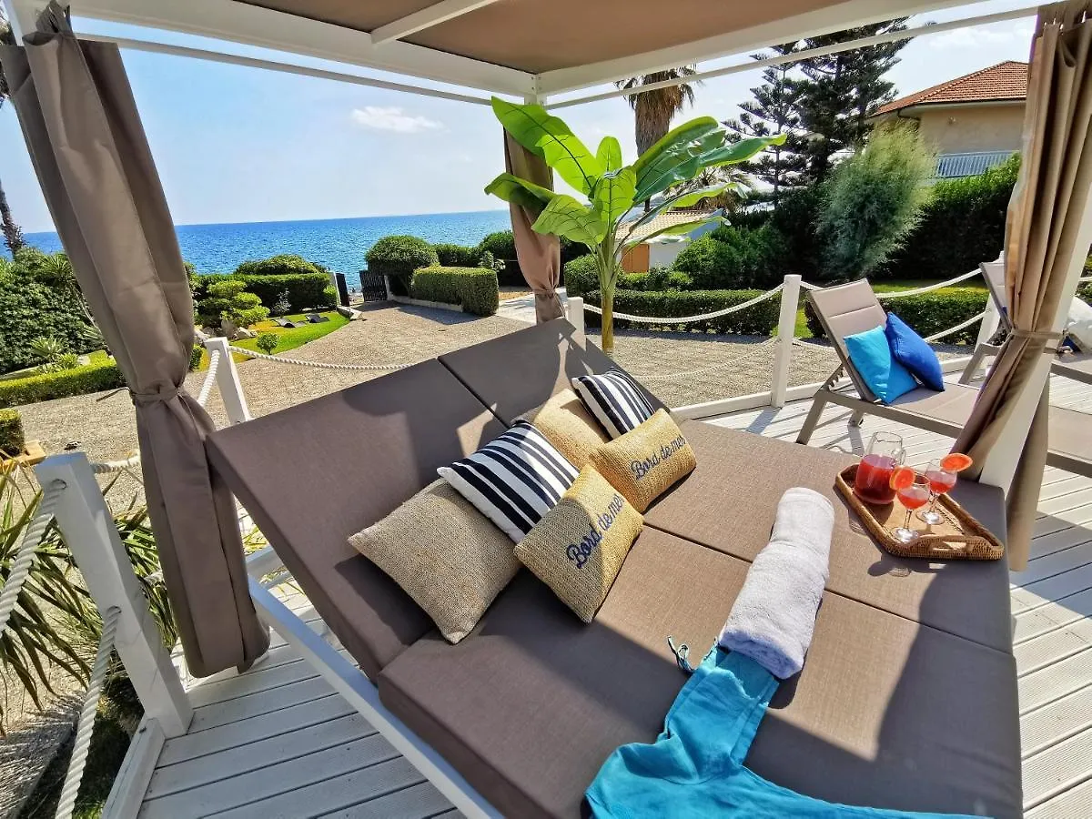 Villa Arenile: Beachfront Oasis with Private Sea Access Fontane Bianche