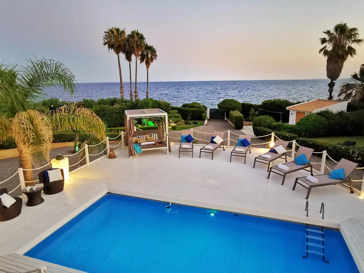 Villa Arenile: Beachfront Oasis with Private Sea Access Fontane Bianche Italy