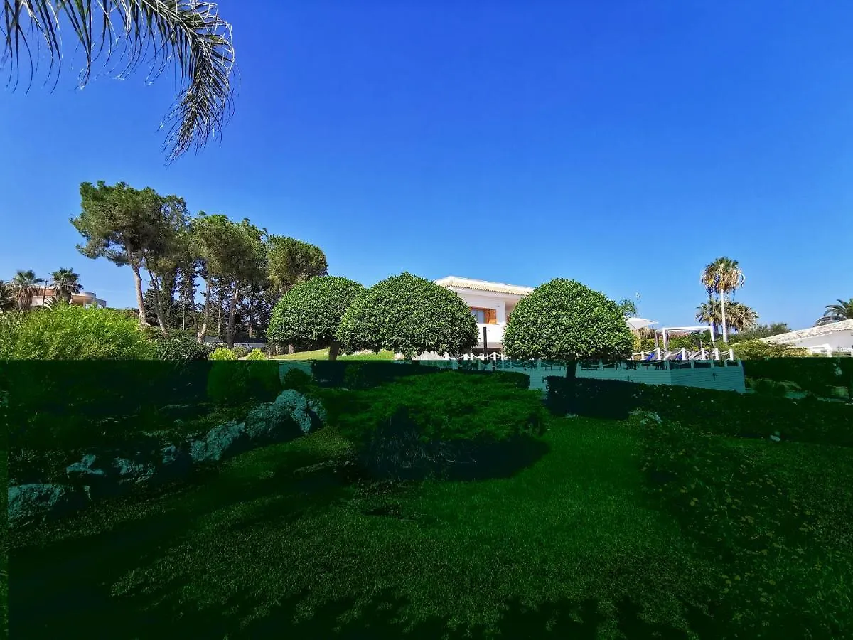 Villa Arenile: Beachfront Oasis with Private Sea Access Fontane Bianche