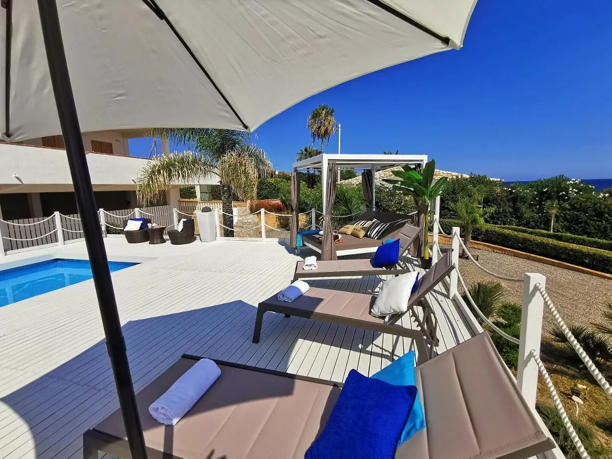 Villa Arenile: Beachfront Oasis with Private Sea Access Fontane Bianche 0*,