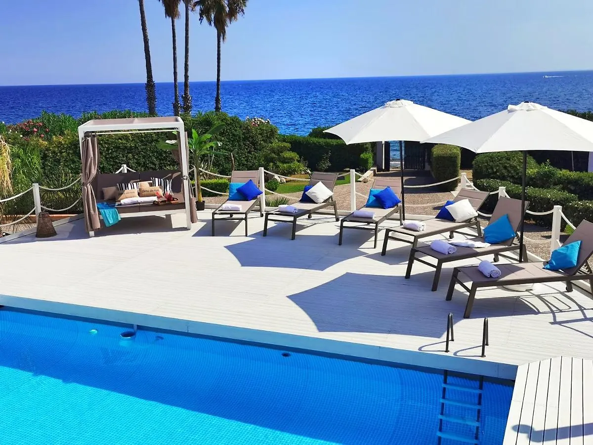 Villa Arenile: Beachfront Oasis with Private Sea Access Fontane Bianche 0*,