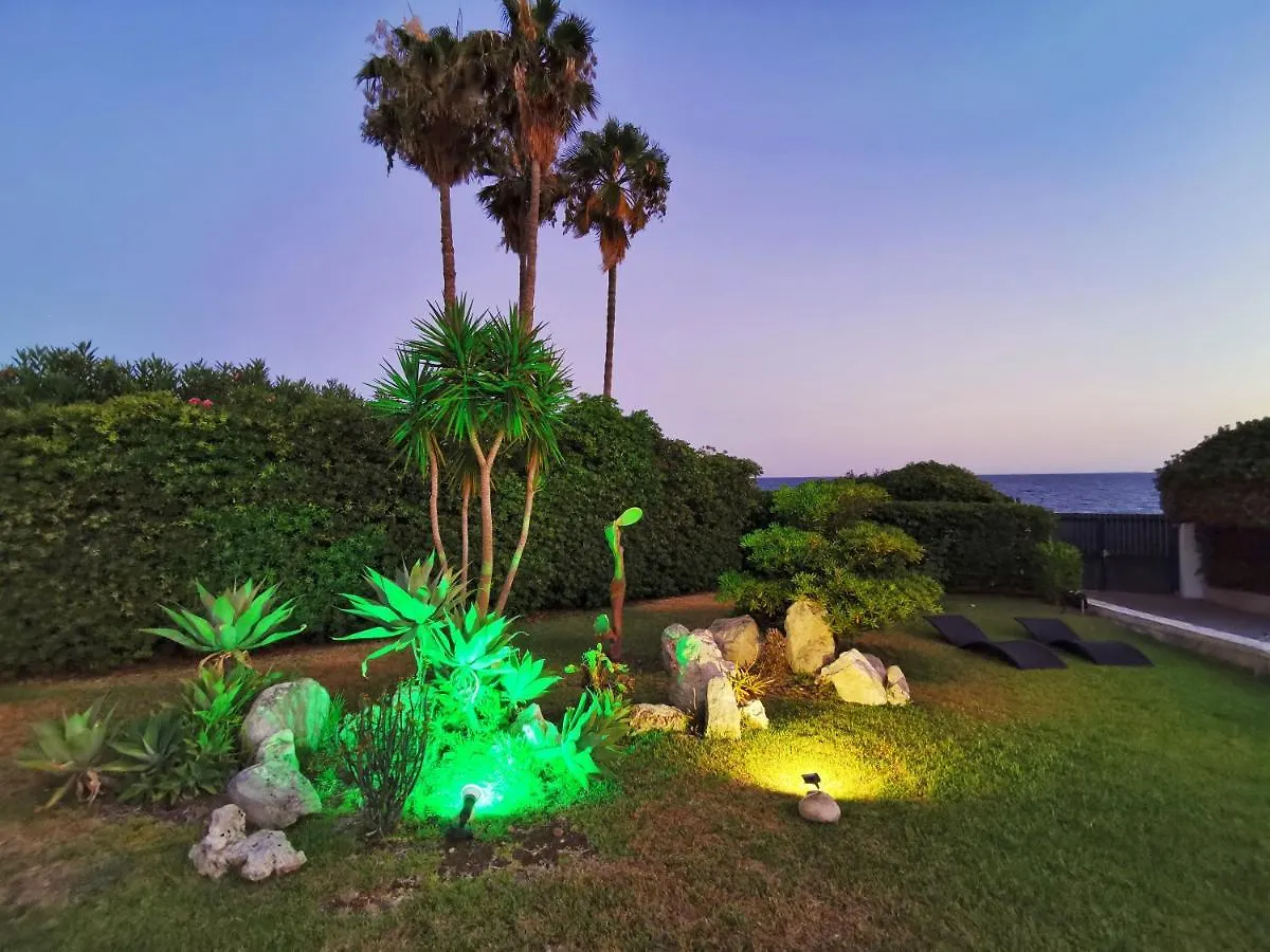 Villa Arenile: Beachfront Oasis with Private Sea Access Fontane Bianche