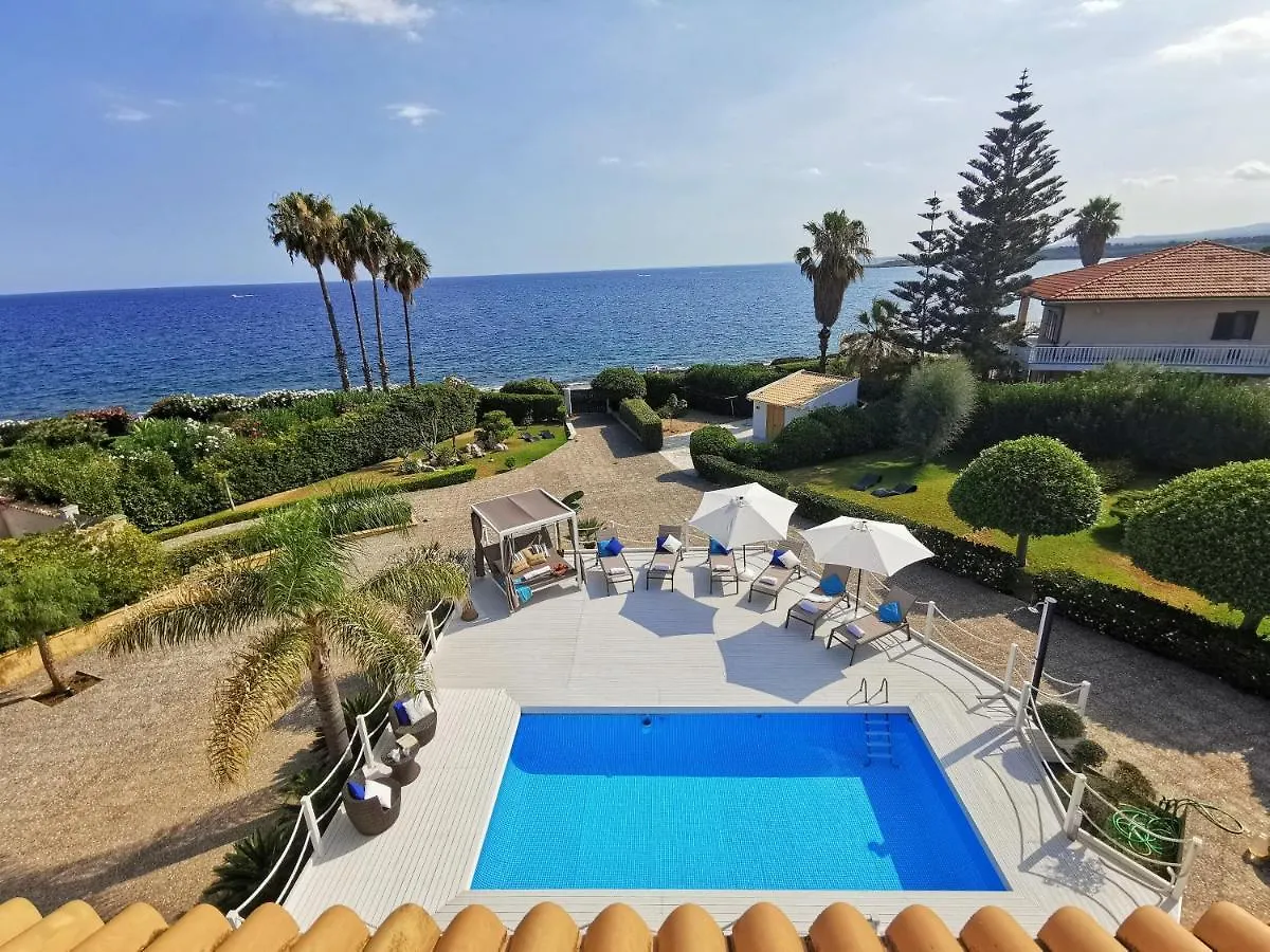 Villa Arenile: Beachfront Oasis with Private Sea Access Fontane Bianche Italy