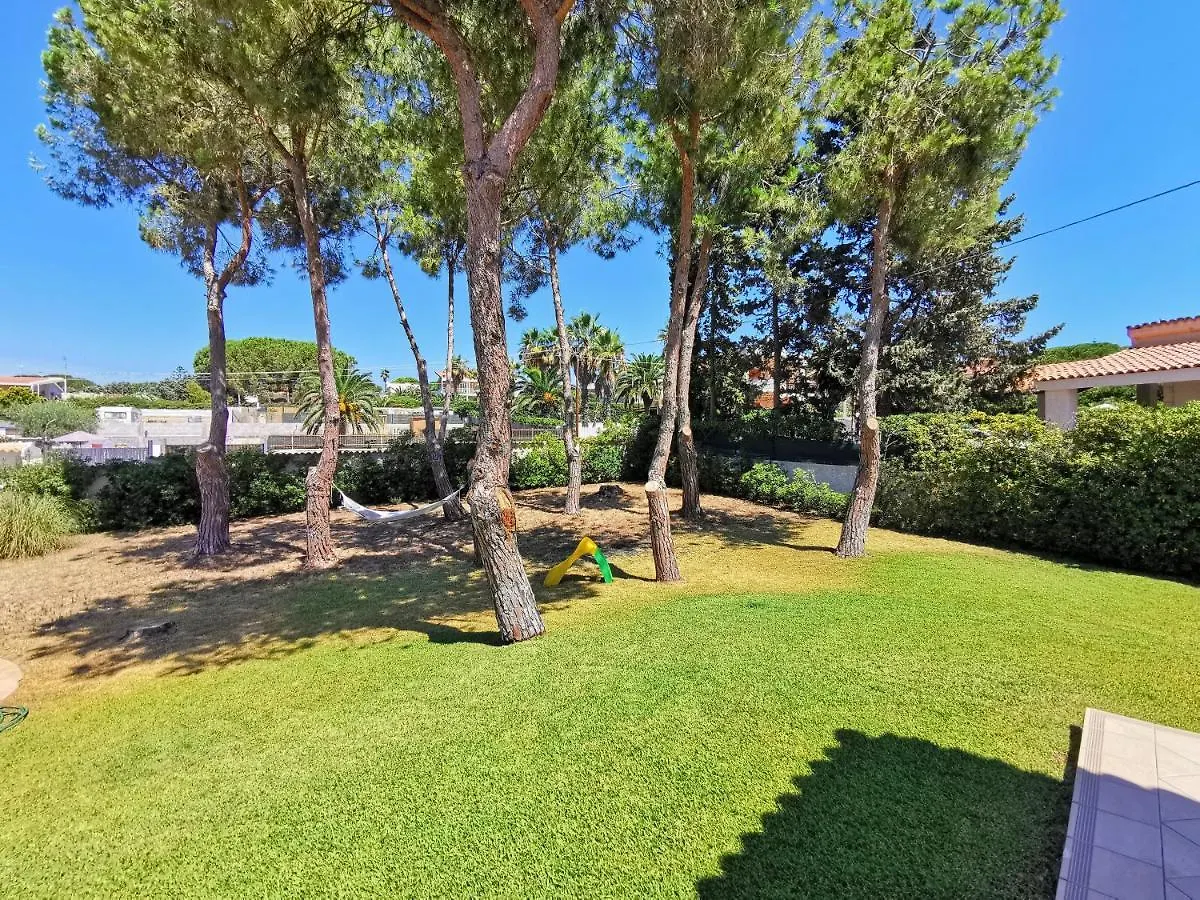 Villa Arenile: Beachfront Oasis with Private Sea Access Fontane Bianche