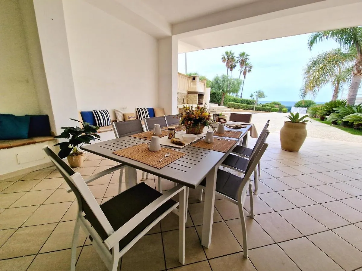Villa Arenile: Beachfront Oasis with Private Sea Access Fontane Bianche