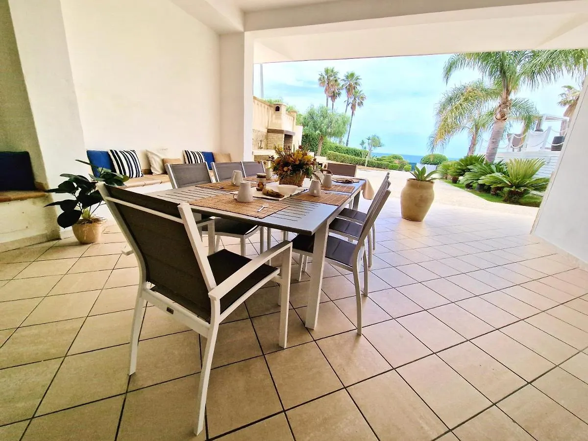 Villa Arenile: Beachfront Oasis with Private Sea Access Fontane Bianche 0*,